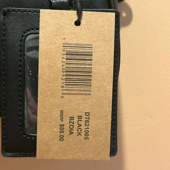 STEVE MADDEN BZoia Black Quilted Crossbody With Accessory Pouch. - Picture 6 of 9